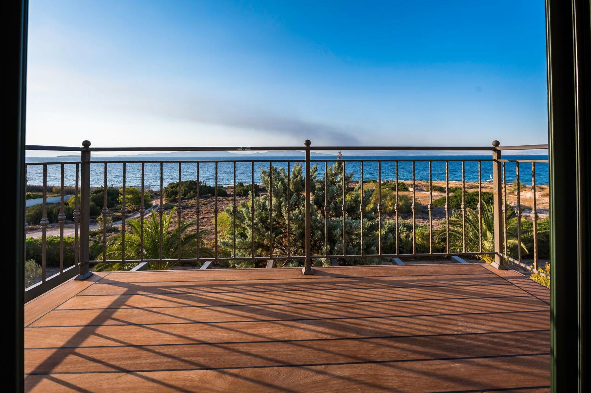 Marfaia - Villa By The Sea Agioi Exterior photo